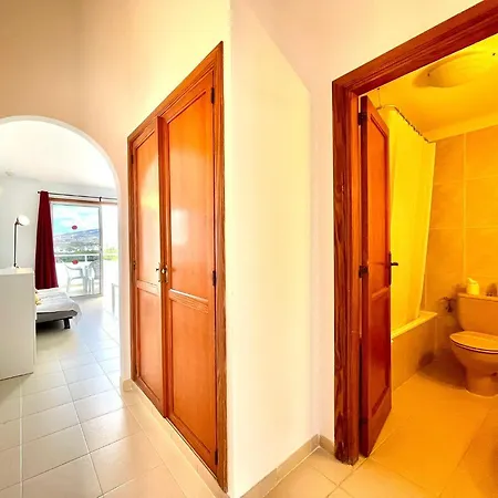 Bonito Apartamento Con Freewifi, Bien Comunicado En Tenerife Sur Διαμέρισμα *